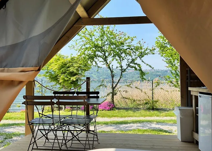 Glamping Rivabella לקו