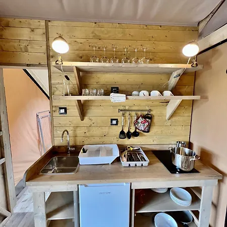 Glamping Rivabella 莱科