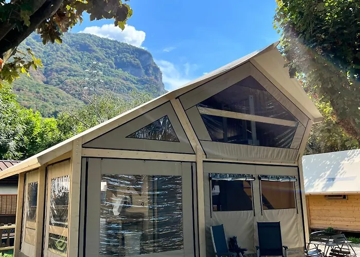 Glamping Rivabella Campo de lujo